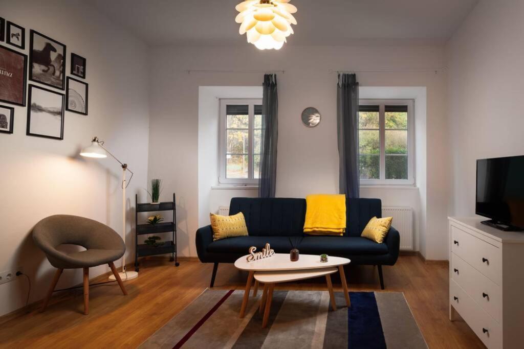 A Charming Little Flat Just Above Szechenyi Square Lejlighed Pécs Eksteriør billede