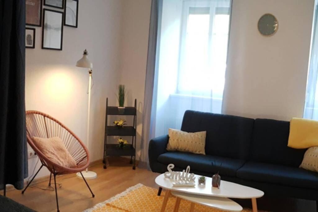 A Charming Little Flat Just Above Szechenyi Square Lejlighed Pécs Eksteriør billede